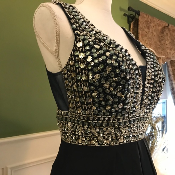 Formal evening prom dress - Picture 4 of 9